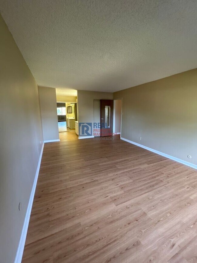 Building Photo - 14390 E Marina Dr