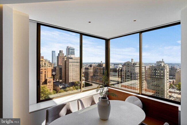 Building Photo - 210 W Rittenhouse Square