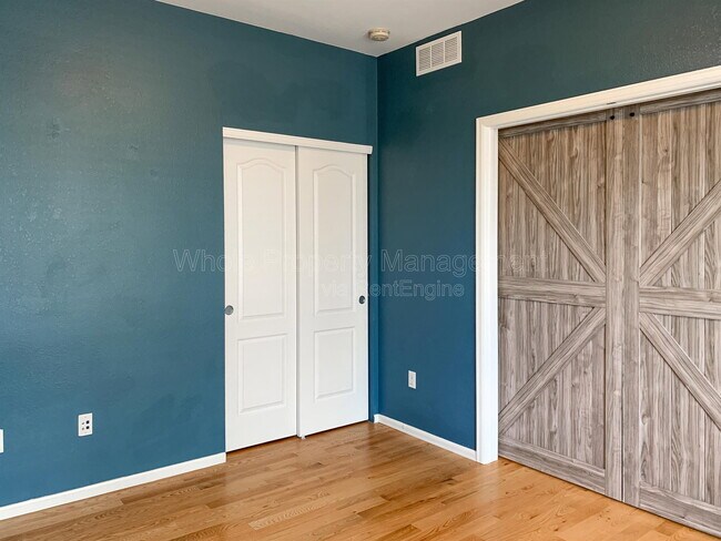 Building Photo - 15450 Carob Cir