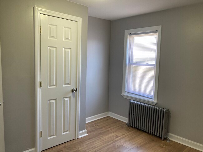 Bed 2 - 60 Division St