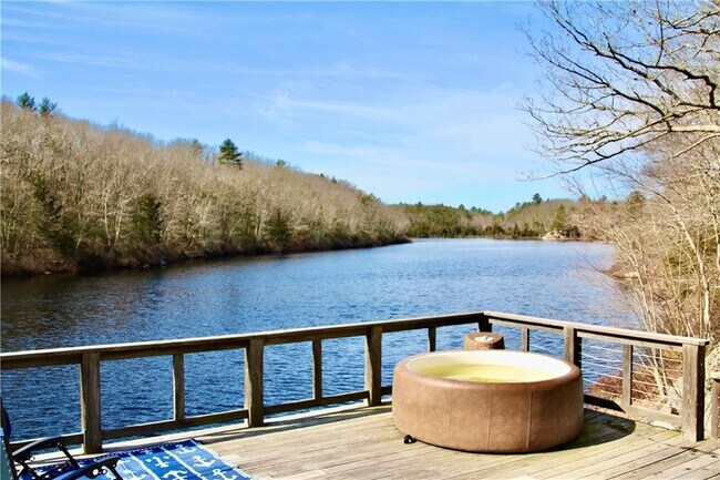 Building Photo - 39 Berrie Ln