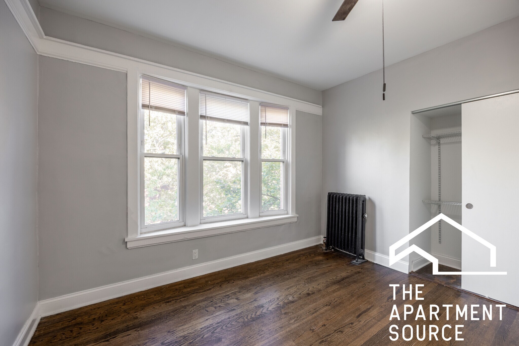 Building Photo - 6259 N Lakewood Ave