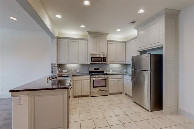 Building Photo - 2404 Jameson Ln