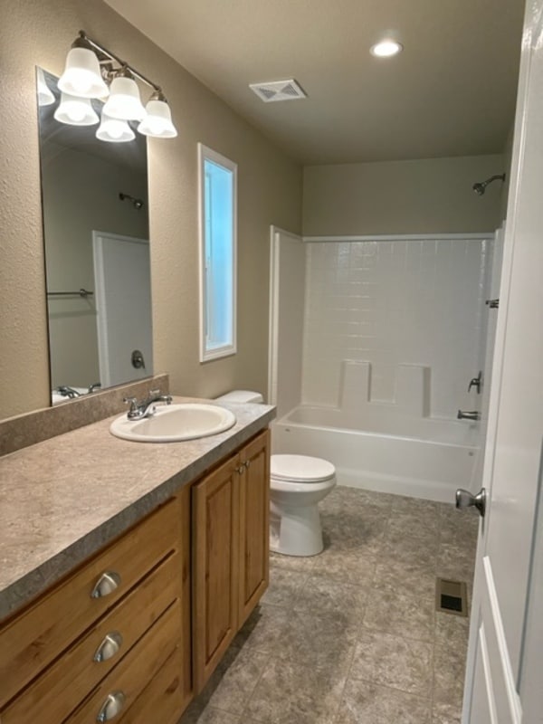 Building Photo - 7874 Old Redwood Hwy