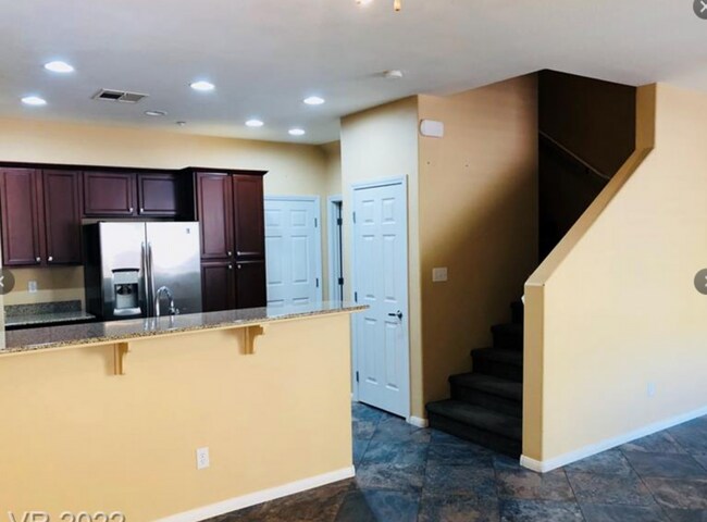 Building Photo - 1525 Spiced Wine Ave
