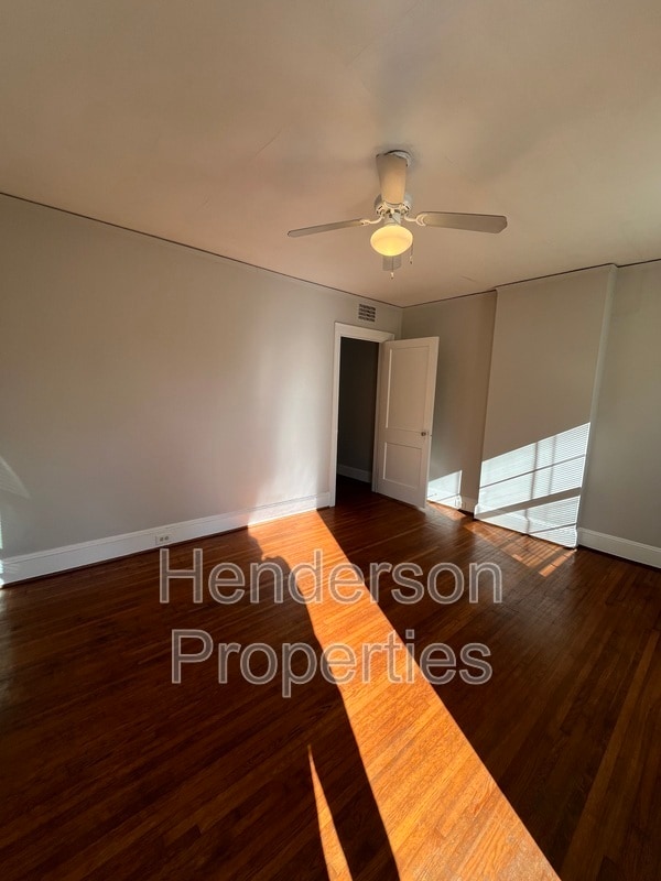 Building Photo - 2109 Kenmore Ave