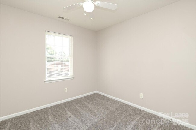 Building Photo - 4112 Chatterleigh Dr