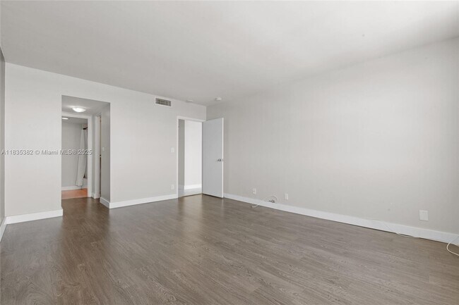 Building Photo - 2100 Sans Souci Blvd