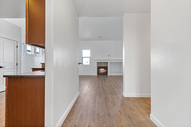 Building Photo - 10102 W Brownstone Dr