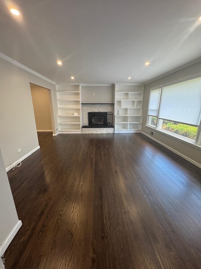 Building Photo - 29 S Mortimer Ave