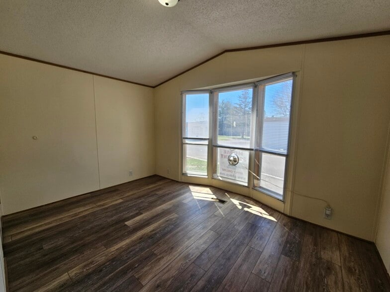 Building Photo - 146 Rodeo Dr