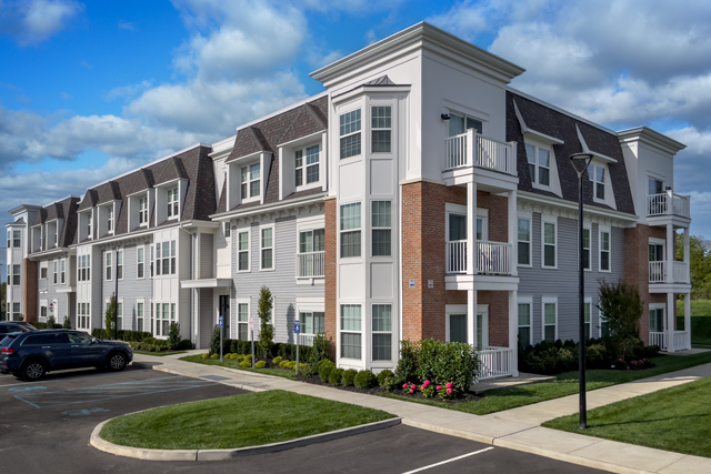 Primary Photo - Fairfield Townhomes at Islip