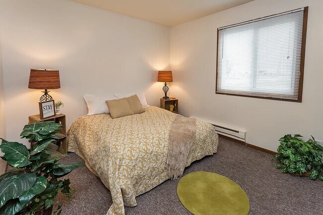 Building Photo - 240 S James St