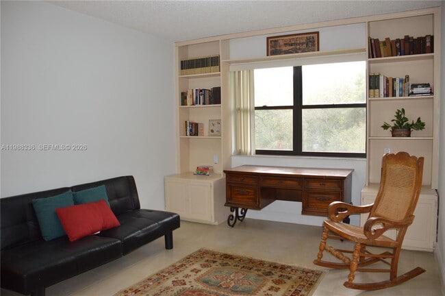 Building Photo - 461 Ives Dairy Rd