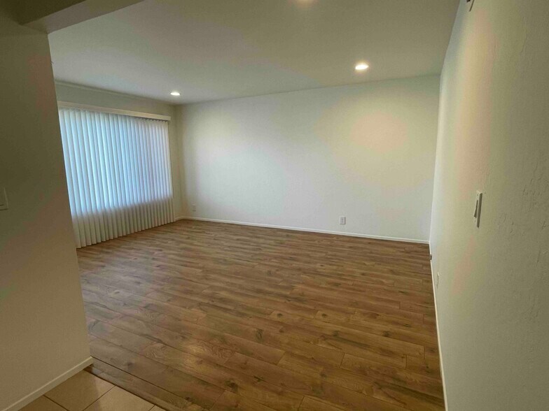 Living Room - 3724 Edgefield Drive