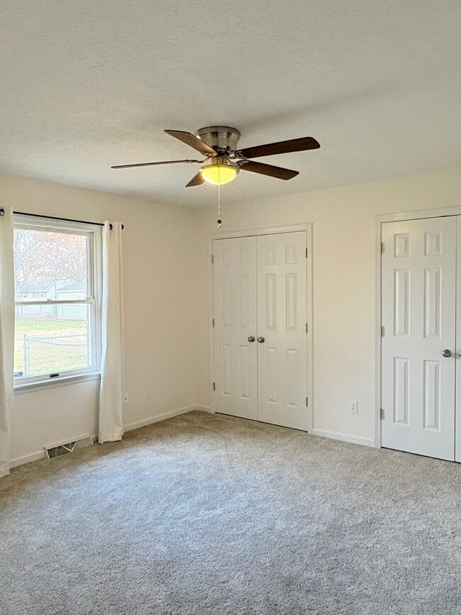 Building Photo - 1016 Lois Ln