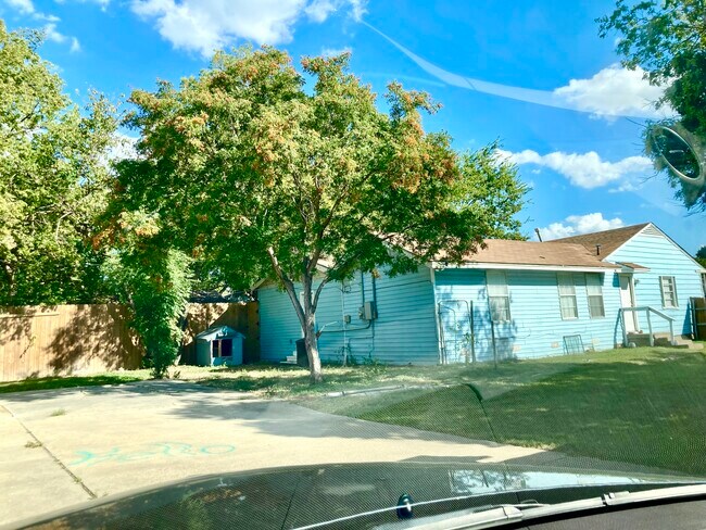 Building Photo - 3603 Linda Dr