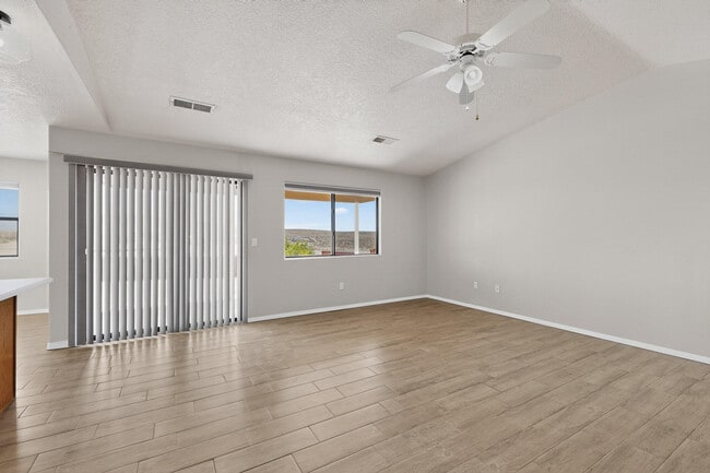 Building Photo - 16 Sheba Pl