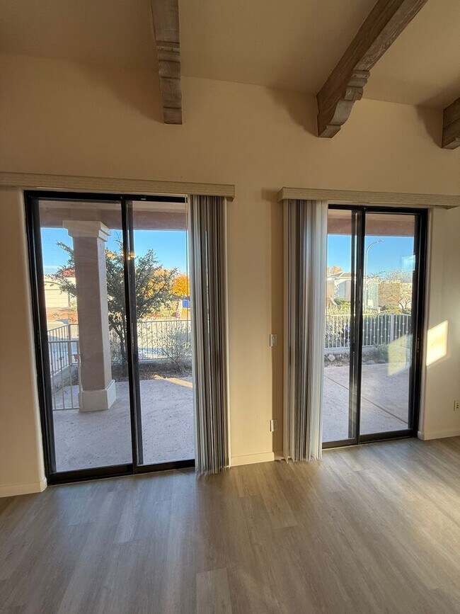 Building Photo - 1903 Coyote Ridge Dr