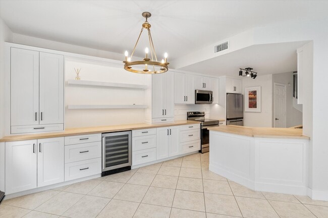 Building Photo - 2916 Deer Creek Country Club Blvd