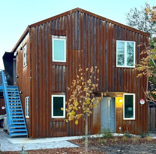 Building Photo - 1029 Pierpont Ave