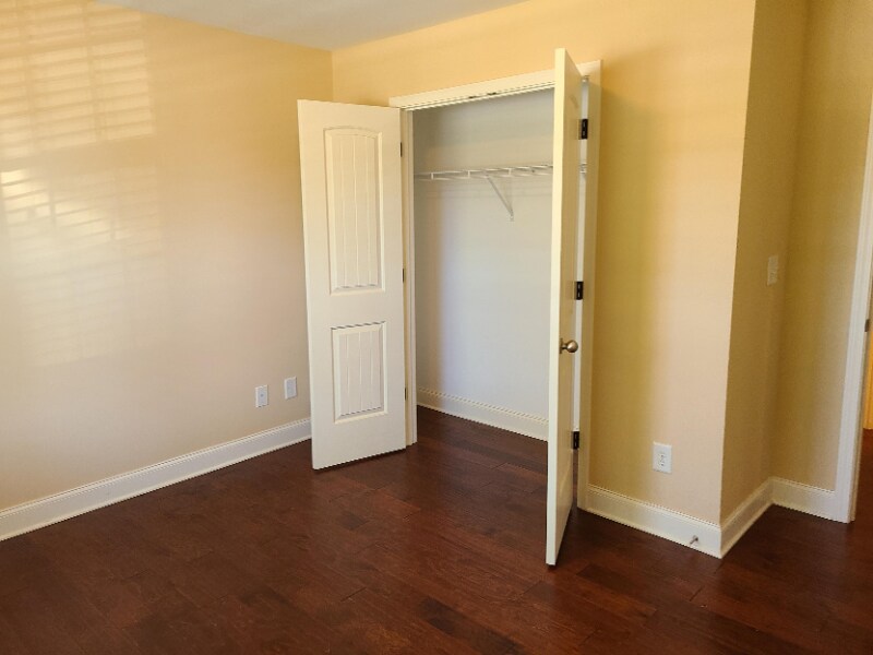 Building Photo - 4808 Hidden Valley Ct