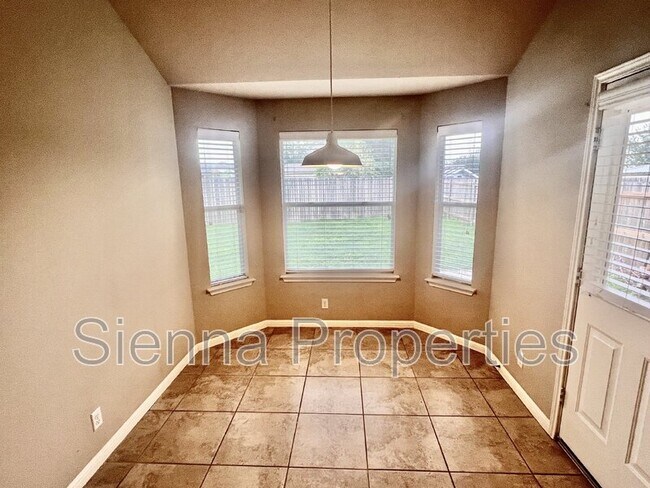 Building Photo - 2509 Elara Dr