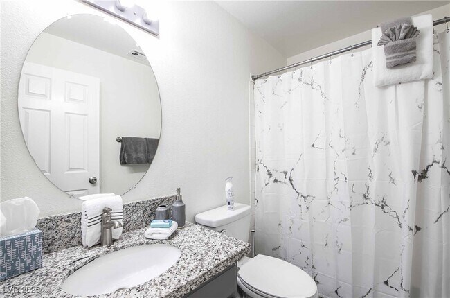 Building Photo - 101 Luna Way