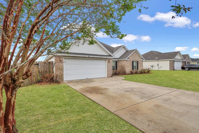 Building Photo - 110 Auburn Cir