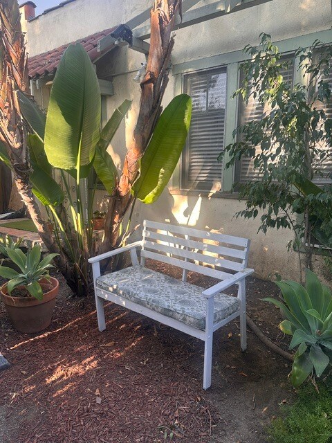 Front yard - 1250 N Citrus Ave