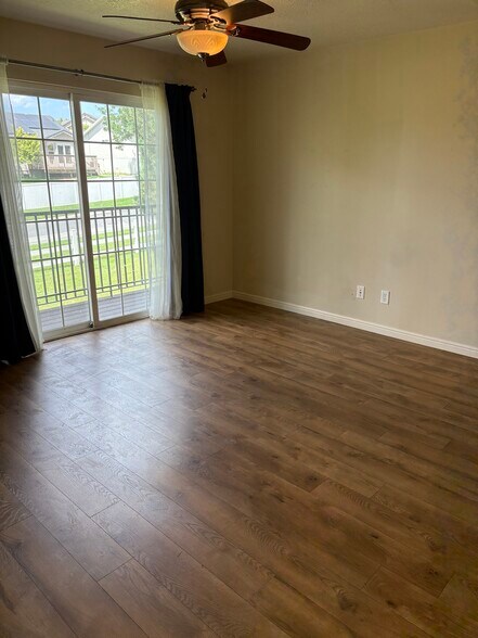 Living Room - 2093 N Morning Star Dr