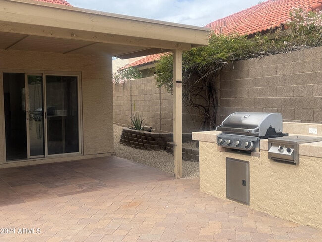 Building Photo - 11271 E Poinsettia Dr