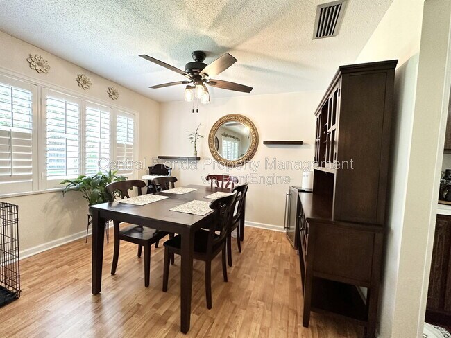 Building Photo - 3137 Thistlehill Dr