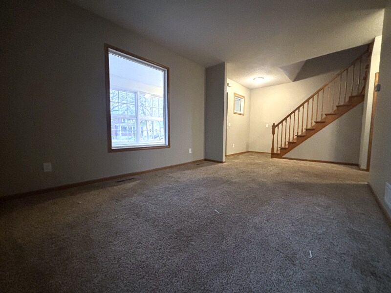 Building Photo - 814 6th Ave S