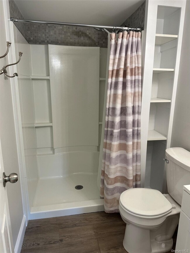 Building Photo - 162 Spring Rd