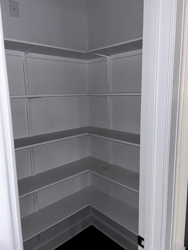 Building Photo - 509 Fair Oaks Dr