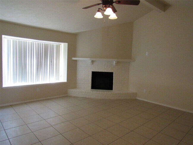 Primary Photo - 7623 Silver Cloud Ln
