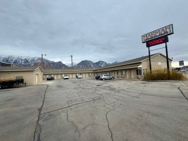 Building Photo - 1675 S State St