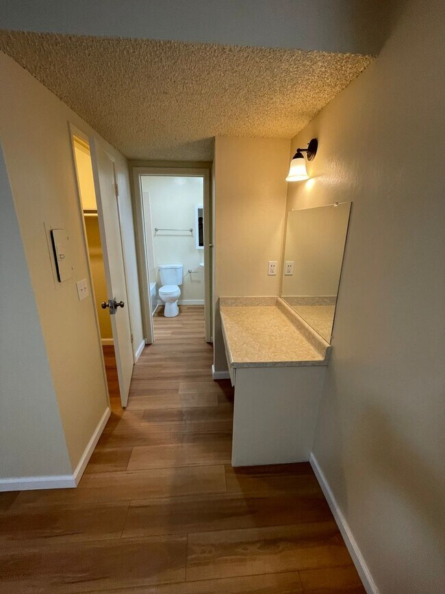 Building Photo - 2975 Neet Ave