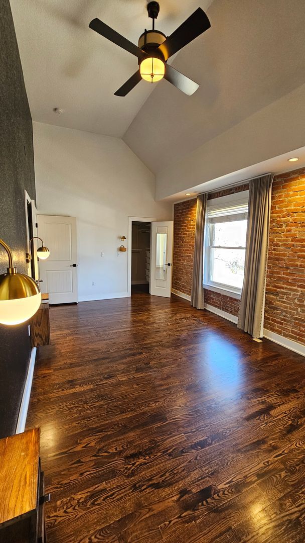 Building Photo - Modern Park Hill Home