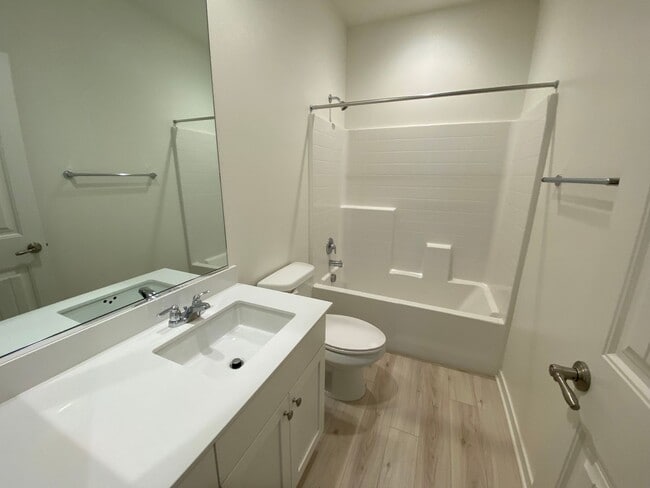 Building Photo - 3627 Santa Monica Ct