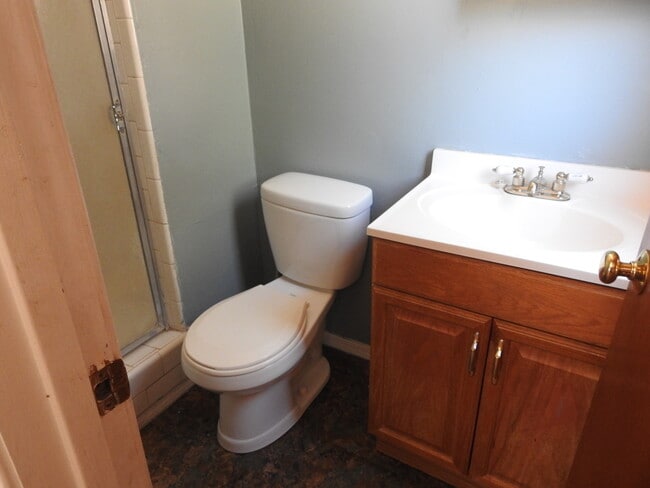 Building Photo - Uptown Lovely Home for Lease! 3 Bedroom, 2...