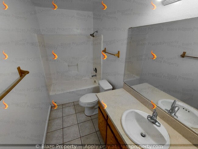 Building Photo - Easy Living, 3 Bedrooms