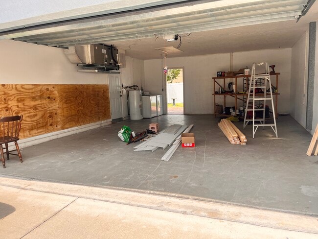 Building Photo - 2420 Briar Oak Cir