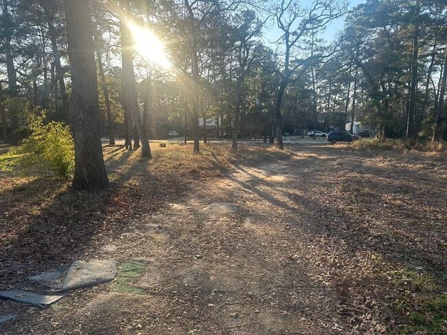 Building Photo - 24304 Oak Run