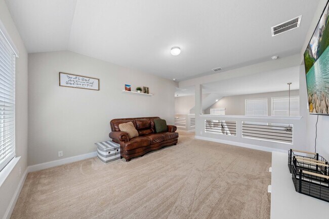 Building Photo - Spacious 4-Bed Oasis with Pool Access & Modern Upgrades in New Braunfels