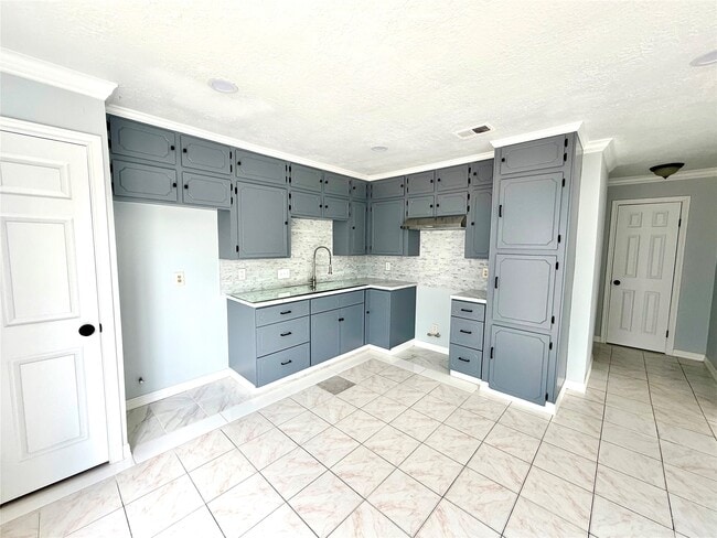 Building Photo - 718 Blue Rock Ct