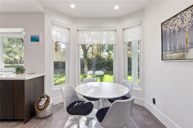 Building Photo - 9301 St James Cir