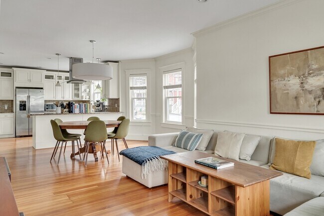 Building Photo - 266 Belmont St