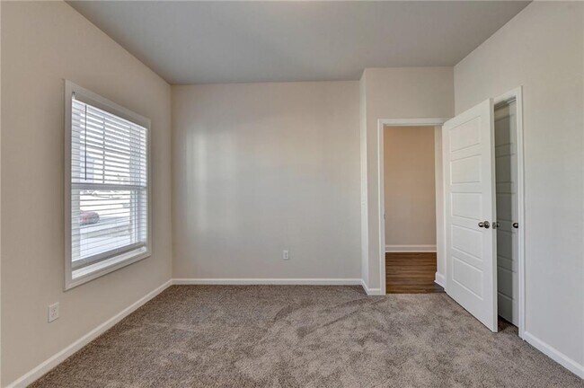 Building Photo - 1622 Dover Creek Ln